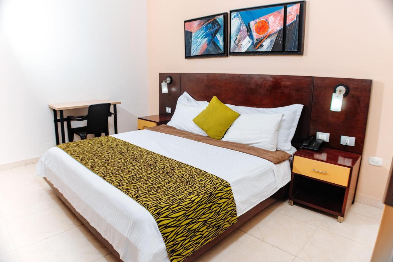 Hotel Luxor Cúcuta Kültér fotó